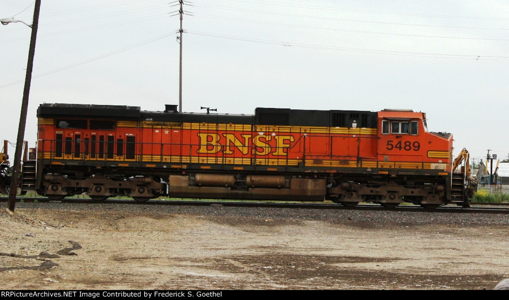 BNSF 5489